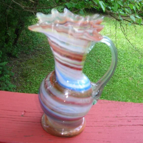 Blown glass ewer, Italy vintage, scalloped edge - Picture 1 of 3